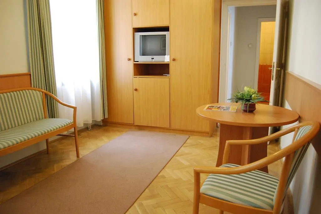 ***  Peregrinus Hotel Hungary