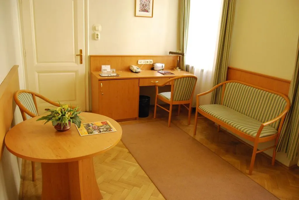 Peregrinus Hotel