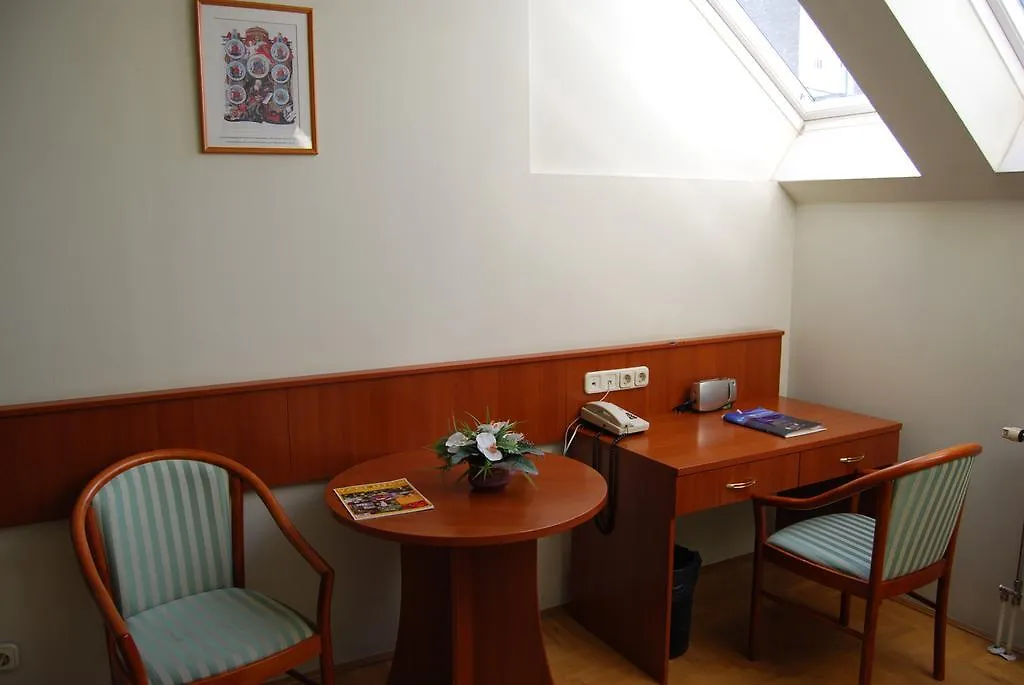 Peregrinus Hotel 3*, Budapest
